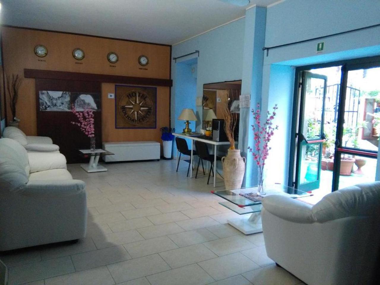 פינאלה ליגורה Piccolo Hotel Holiday Center מראה חיצוני תמונה