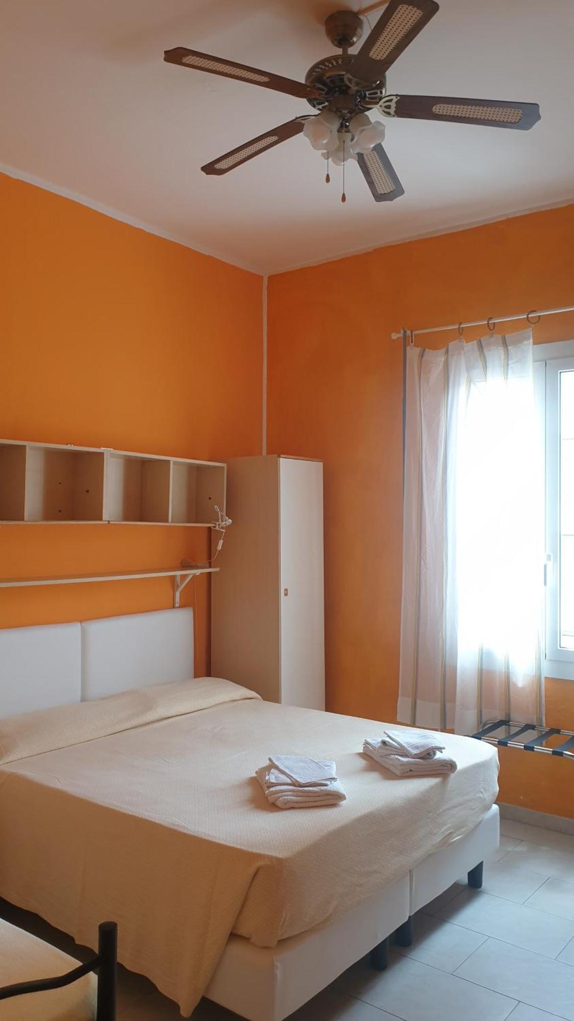 פינאלה ליגורה Piccolo Hotel Holiday Center מראה חיצוני תמונה